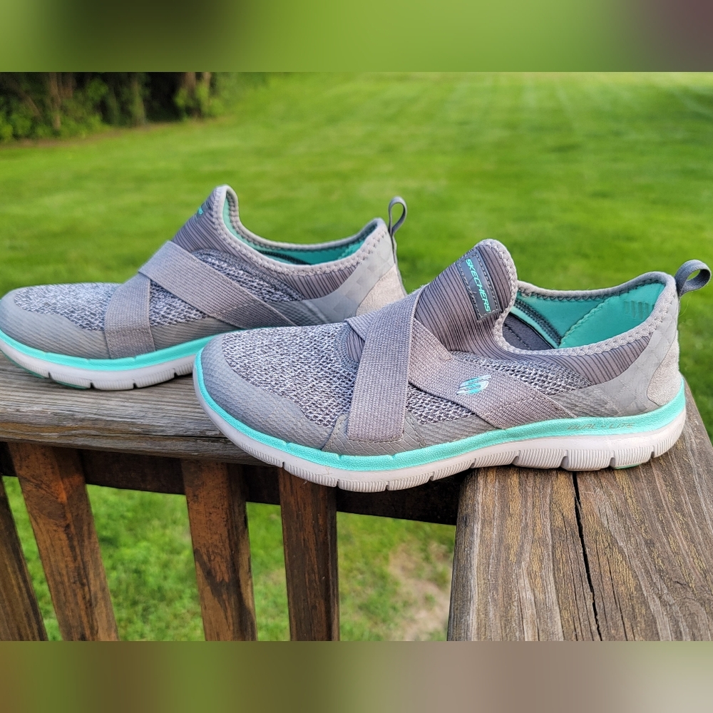 { SKECHERS } Air-Cooled Memory Foam Slip-On Sneakers size 8